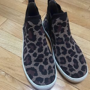 Rothy’s Limited edition The Chelsea wildcat size 8.5